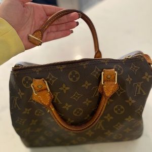 Authentic LV speedy: needs one strap repaired